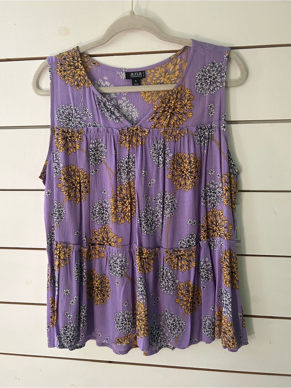 NWT A.N.A. Lilac Hydrangea Tiered V Neck Sleeveless Rayon Tank Top Petite Large